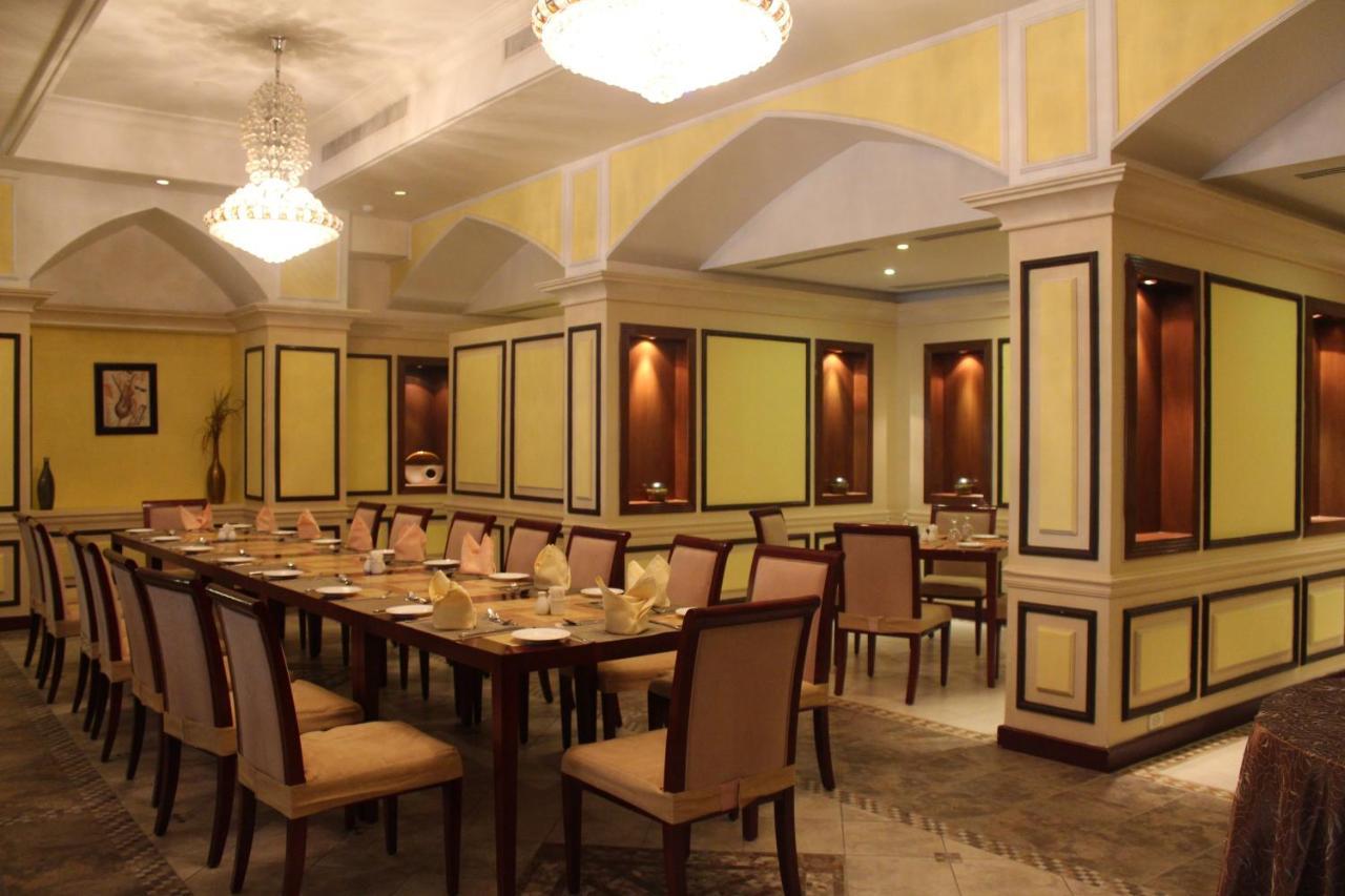 Ramada Riyadh Hotel Exterior photo