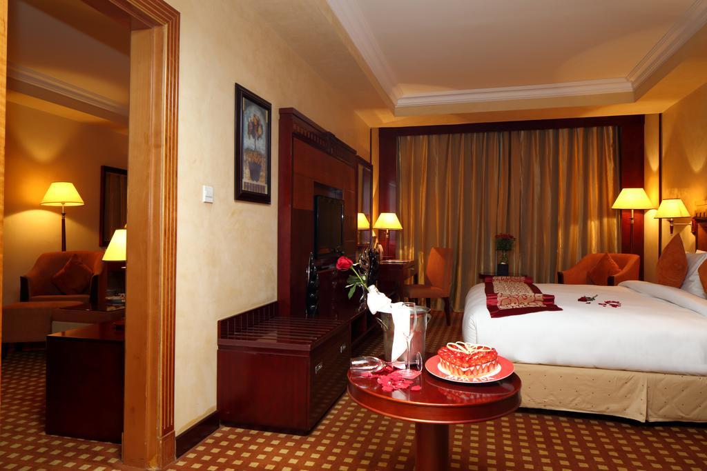 Ramada Riyadh Hotel Exterior photo
