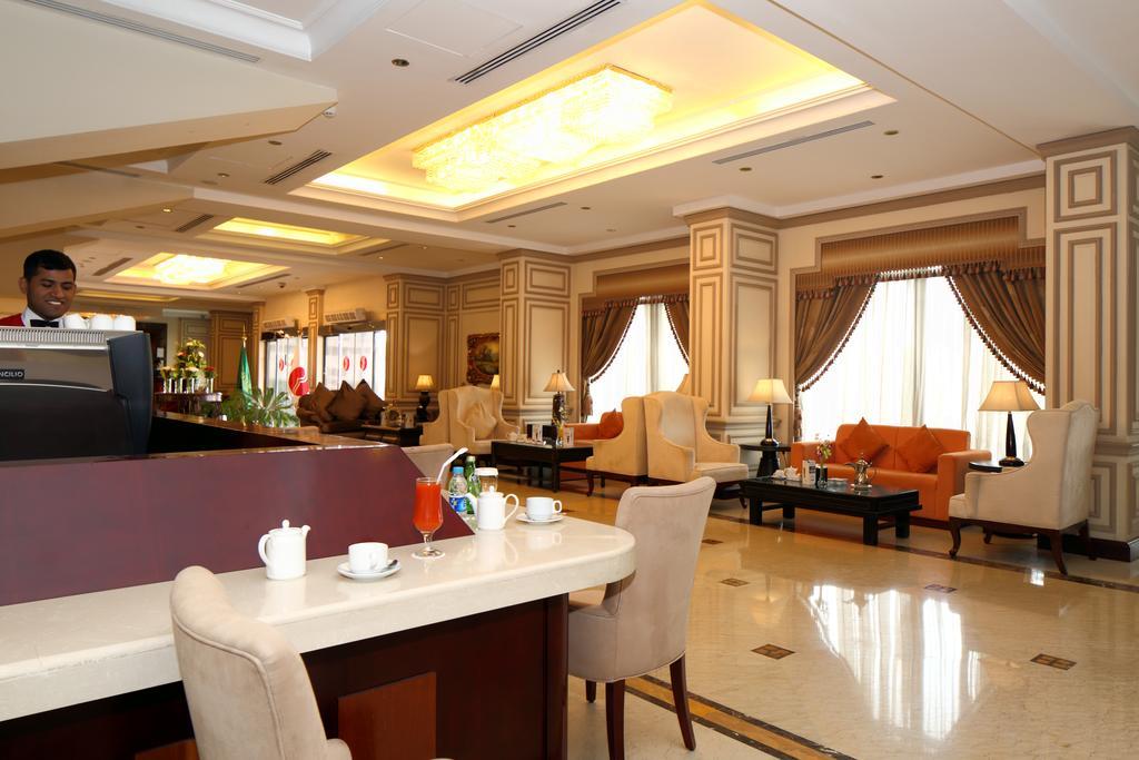 Ramada Riyadh Hotel Exterior photo