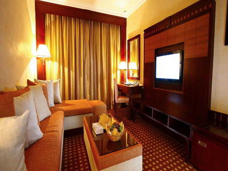 Ramada Riyadh Hotel Exterior photo