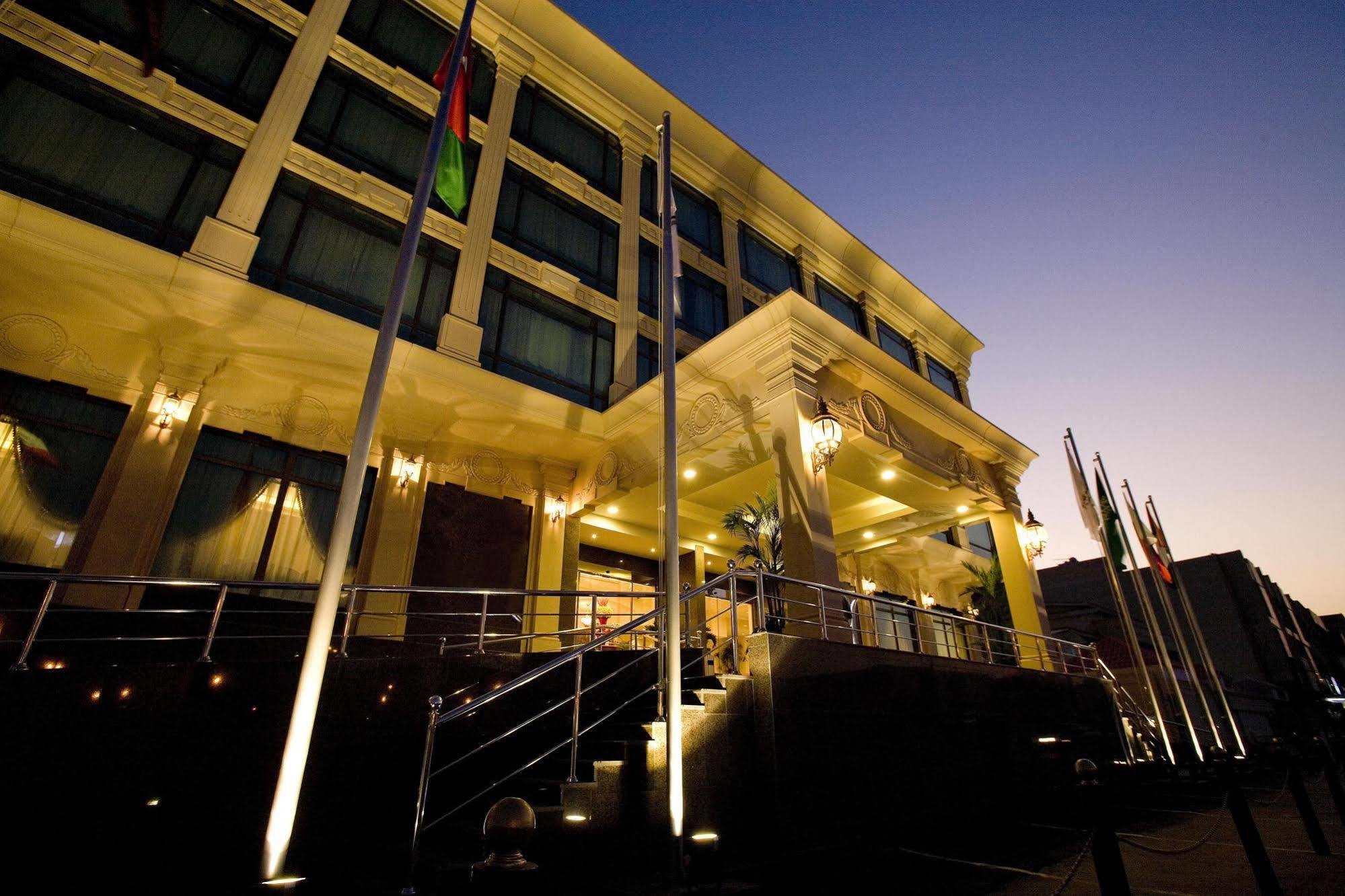 Ramada Riyadh Hotel Exterior photo