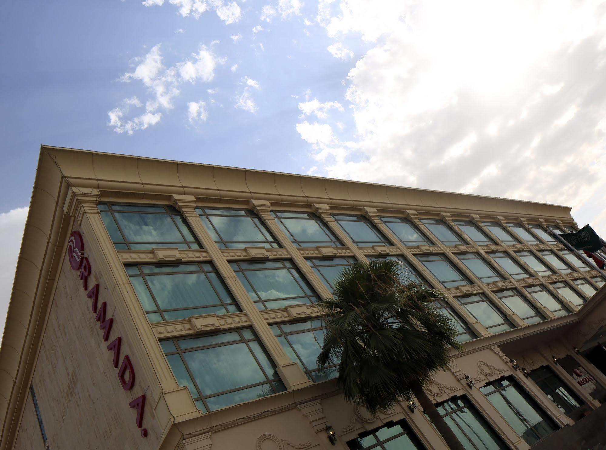 Ramada Riyadh Hotel Exterior photo
