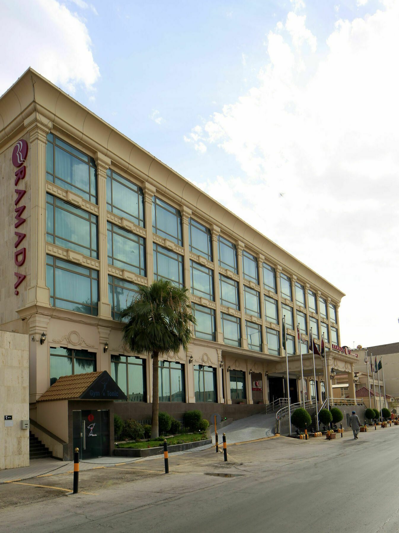 Ramada Riyadh Hotel Exterior photo